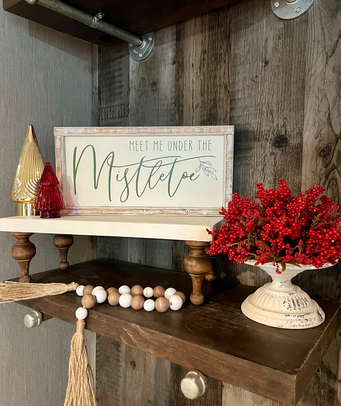 Meet me under the mistletoe