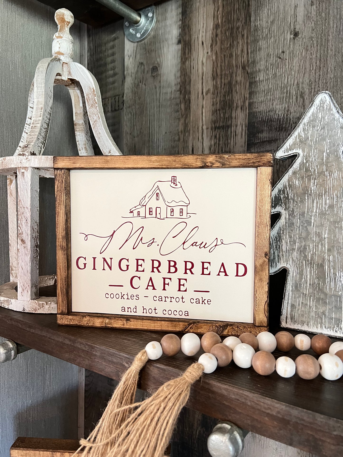 Mrs. Clause gingerbread - Christmas signs