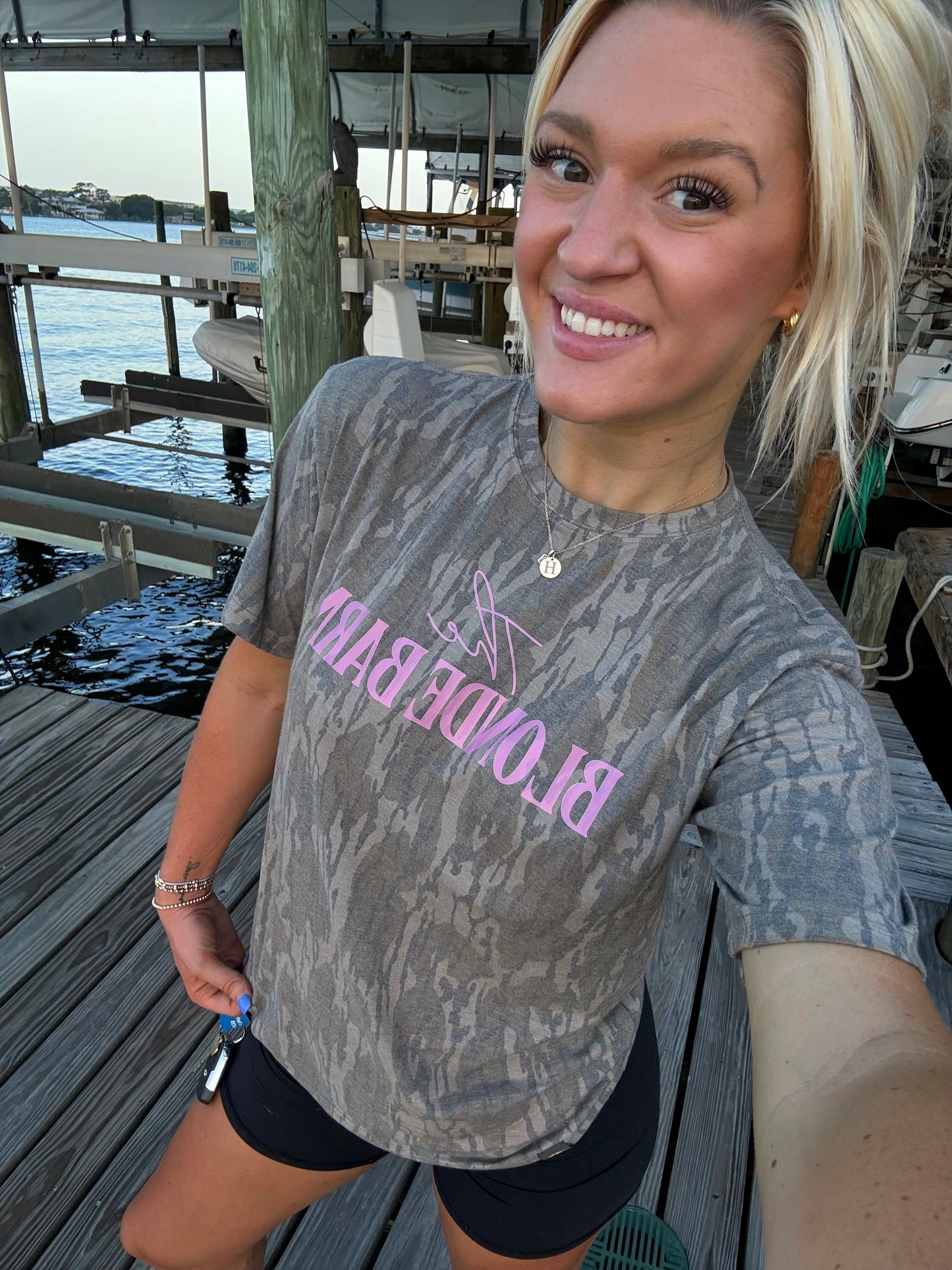 Bottomland blonde barn tee